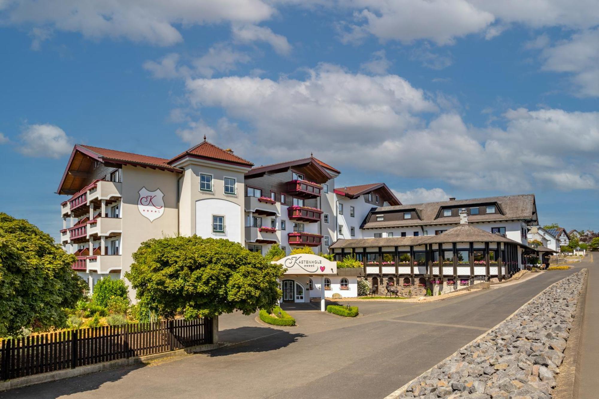 Natur- Und Wohlfuehlhotel Kastenholz Wershofen Bagian luar foto